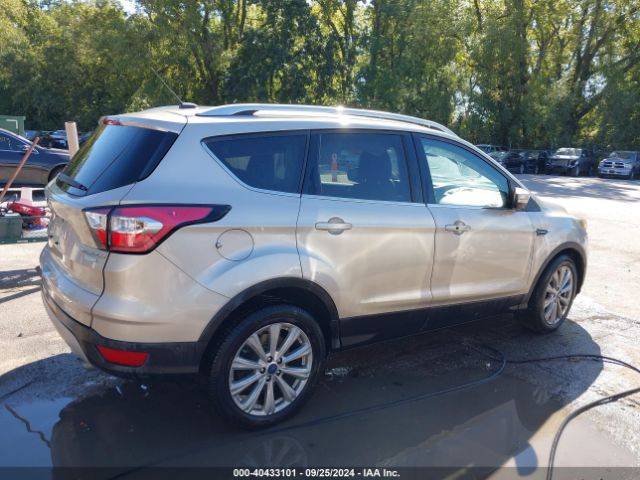1FMCU0J97HUC35557 Ford Escape Titanium
