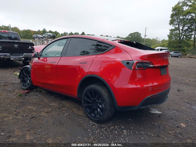 2021 TESLA MODEL Y 5YJYGDEE9MF311427 Photo 2