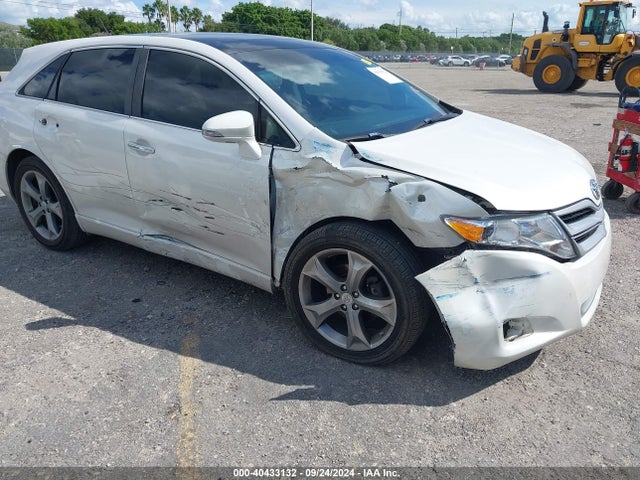 2015 4T3ZK3BB1FU071651 main image