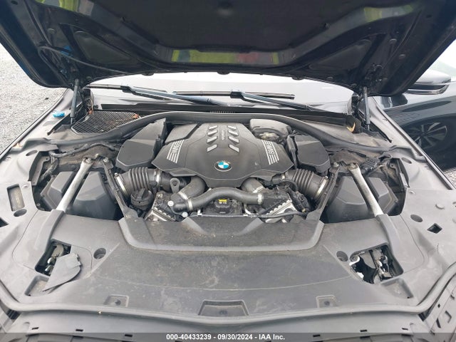 BMW 750i Xdrive 2020 WBA7U2C05LGM27743 Image 10