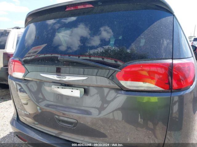 2C4RC1DG8MR538646 Chrysler Voyager Lxi