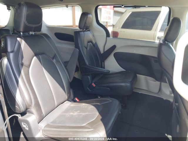 2C4RC1DG8MR538646 Chrysler Voyager Lxi