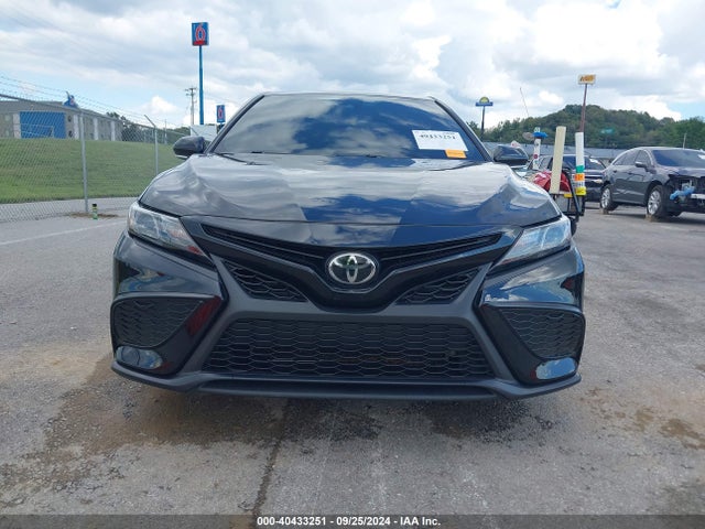 4T1G11AK3NU633301 Toyota CAMRY SE