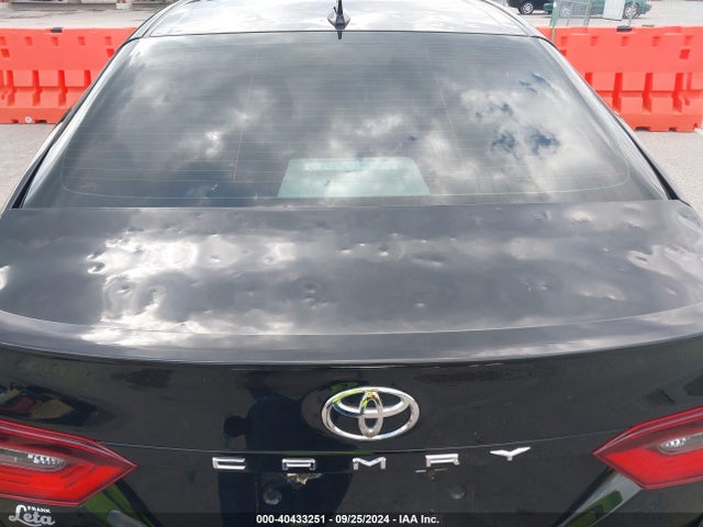 4T1G11AK3NU633301 Toyota CAMRY SE