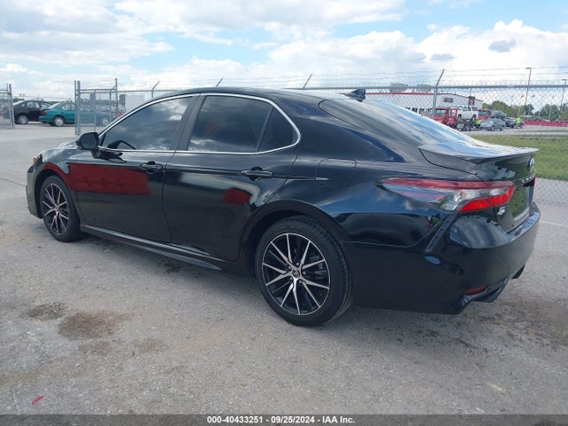 4T1G11AK3NU633301 Toyota CAMRY SE