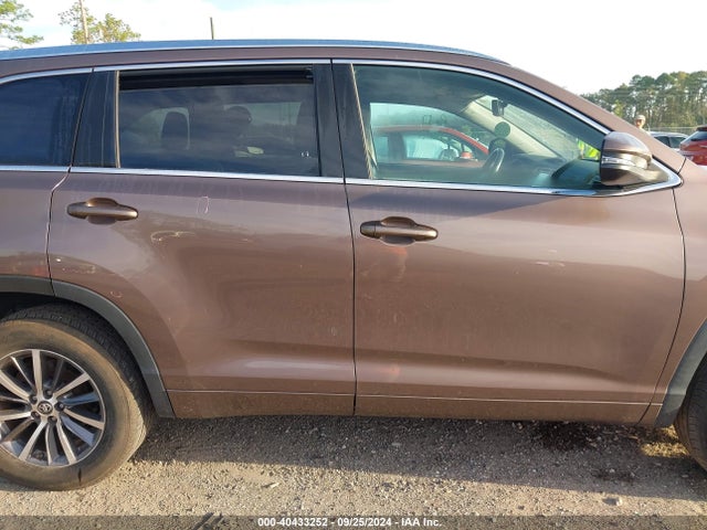 Toyota Highlander Xle 2017 5TDKZRFH9HS207012 Image 13