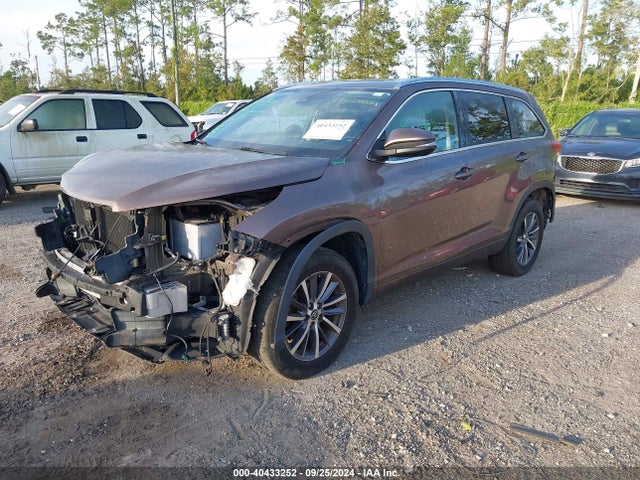 Toyota Highlander Xle 2017 5TDKZRFH9HS207012 Image 2