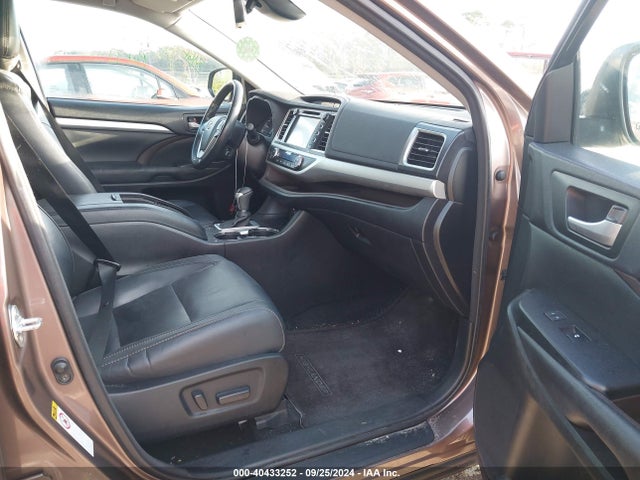 Toyota Highlander Xle 2017 5TDKZRFH9HS207012 Image 5