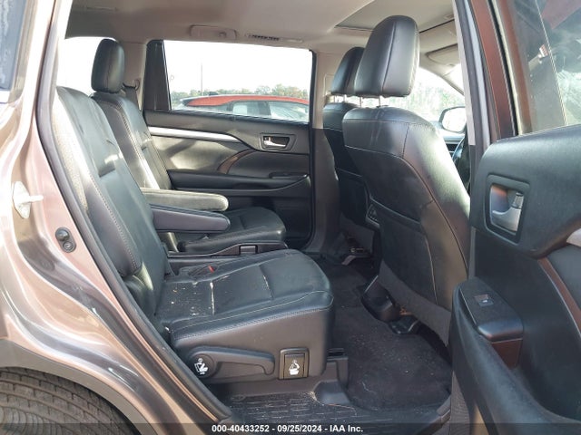 Toyota Highlander Xle 2017 5TDKZRFH9HS207012 Image 8