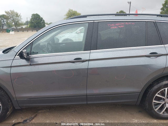 3VV2B7AX8KM064716 Volkswagen Tiguan