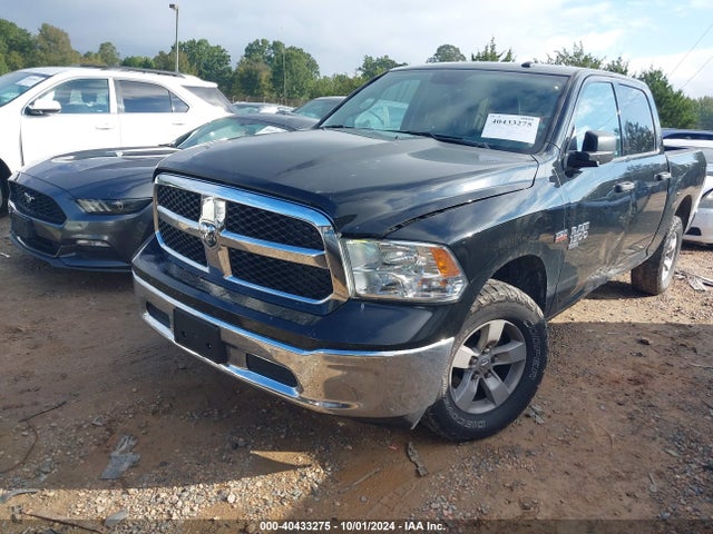 3C6RR7KT8LG132315 RAM 1500 Classic Tradesman  4x4 5'7 Box