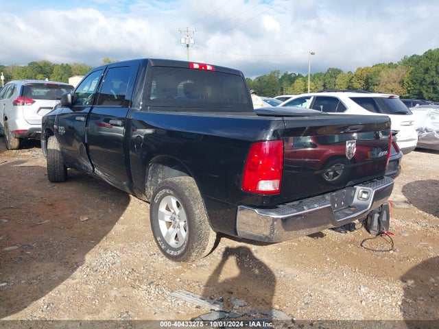 3C6RR7KT8LG132315 RAM 1500 Classic Tradesman  4x4 5'7 Box