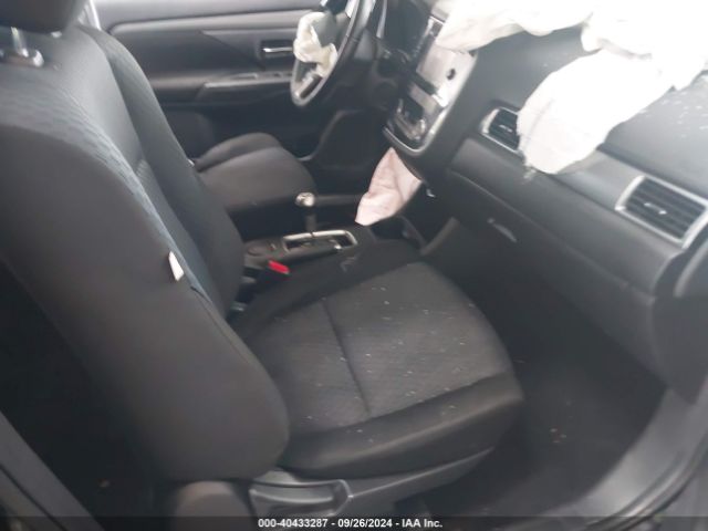 JA4AD3A32EZ011257 Mitsubishi Outlander Se