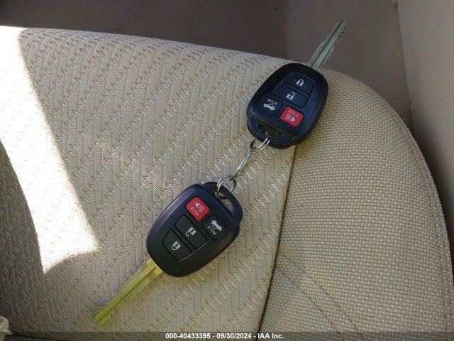 Toyota CAMRY LE 2016 4T4BF1FK3GR559438 Image 11