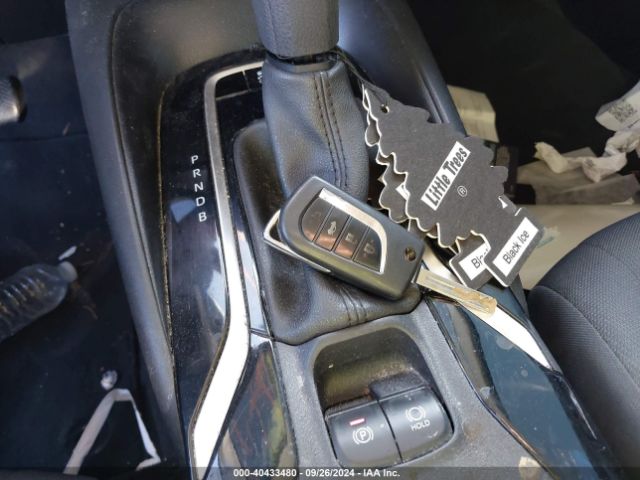 5YFEPRAE6LP075988 Toyota COROLLA LE