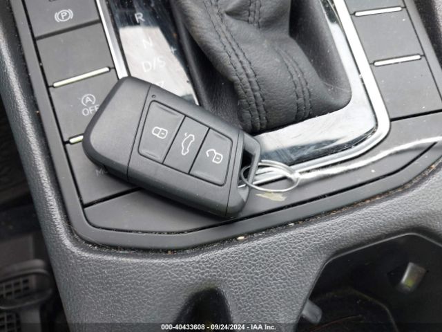 3VWE57BU2KM049231 Volkswagen Jetta 1.4t Sel