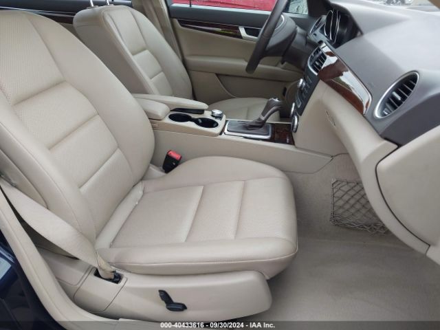 WDDGF8ABXEA939823 Mercedes-Benz C 300 Luxury 4matic/sport 4matic