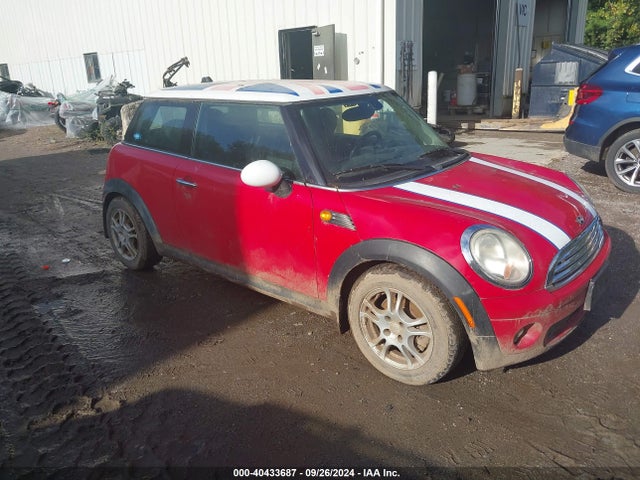 2009 MINI COOPER WMWMF33599TW70132 Photo 0