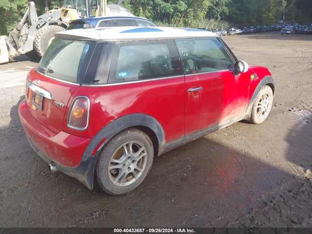 2009 MINI COOPER WMWMF33599TW70132 Photo 3