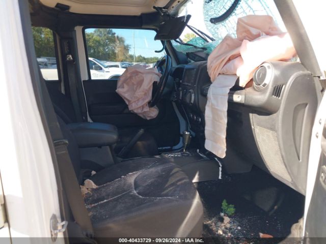 1C4HJWDG7EL134584 Jeep Wrangler Unlimited Sport