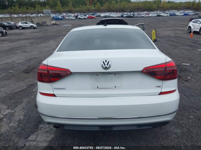 1VWDT7A37HC068023 Volkswagen Passat 1.8t R-line
