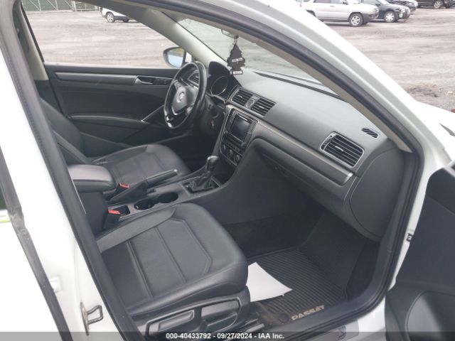 1VWDT7A37HC068023 Volkswagen Passat 1.8t R-line