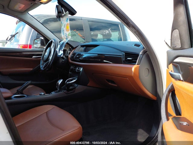 BMW X1 Xdrive28i 2014 WBAVL1C5XEVY22094 Image 5