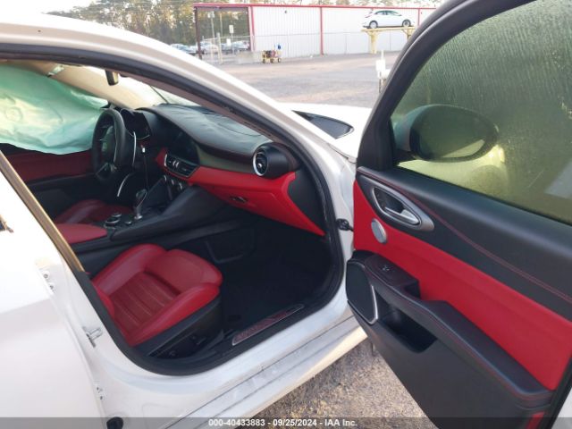 ZARFAECN4J7568939 Alfa Romeo Giulia Ti Sport Rwd