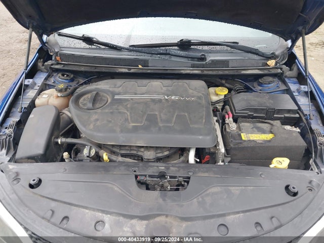 Chrysler 200 C 2015 1C3CCCEG6FN592970 Image 10