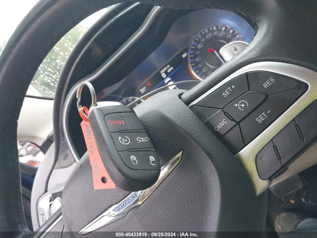 Chrysler 200 C 2015 1C3CCCEG6FN592970 Image 11