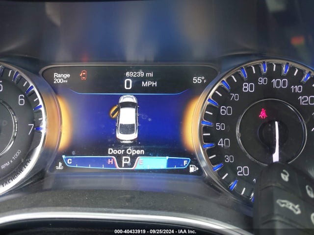 1C3CCCEG6FN592970 Chrysler 200 C
