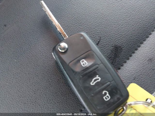 2018 VOLKSWAGEN BEETLE 3VW5DAAT5JM512809 Photo 10