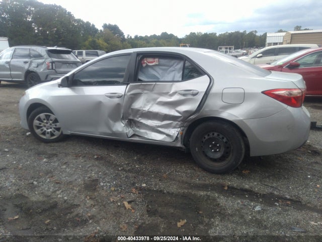Toyota COROLLA LE 2017 5YFBURHE8HP570735 Image 13
