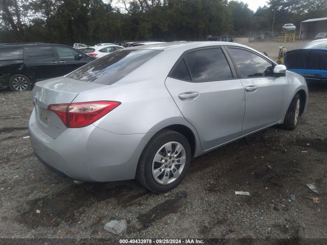Toyota COROLLA LE 2017 5YFBURHE8HP570735 Image 4