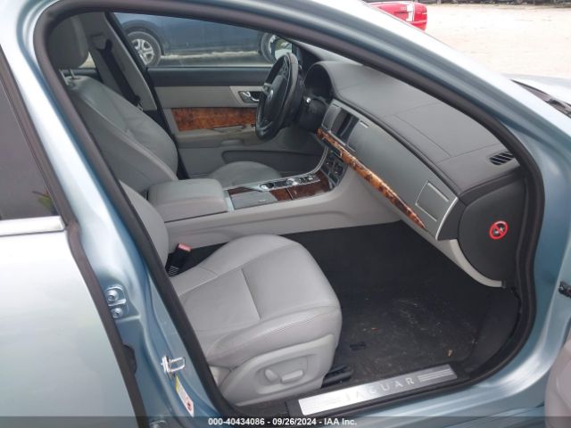 2012 JAGUAR XF SAJWA0FB7CLS52087 Photo 4