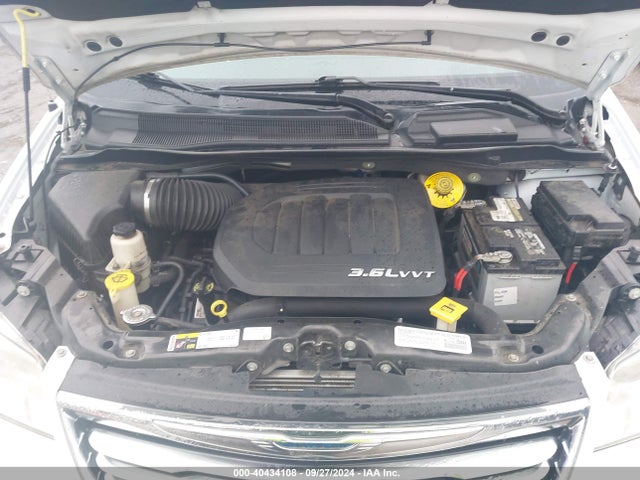 2C4RC1CG1ER252057 Chrysler Town & Country Touring-l