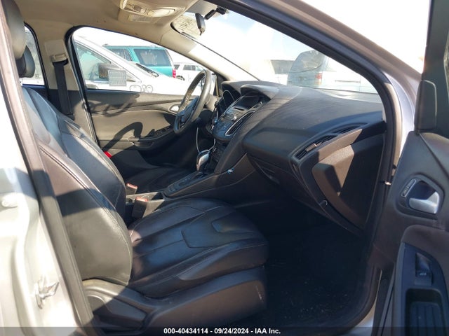 Ford FOCUS SE 2015 1FADP3F27FL294582 Image 5