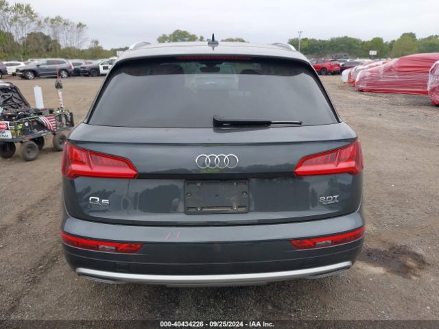 WA1ANAFY0J2180699 Audi Q5 2.0t Premium/2.0t Tech Premium