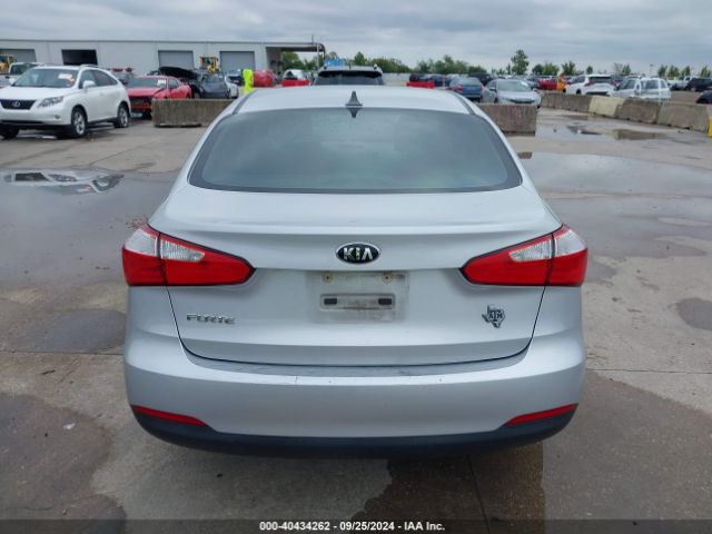 KNAFK4A60G5571500 KIA FORTE LX