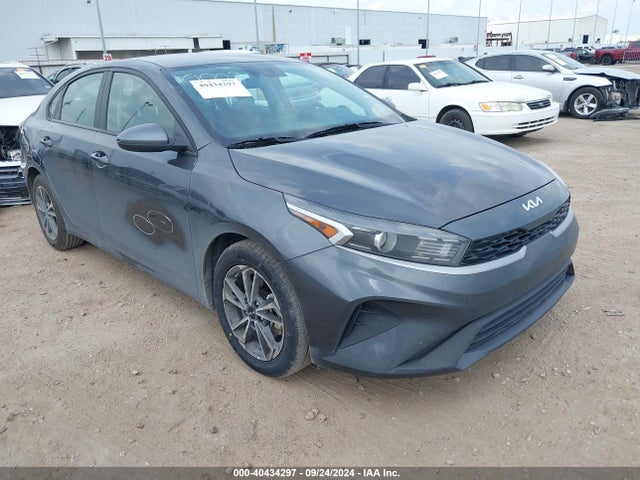 2022 3KPF24AD4NE464341 main image