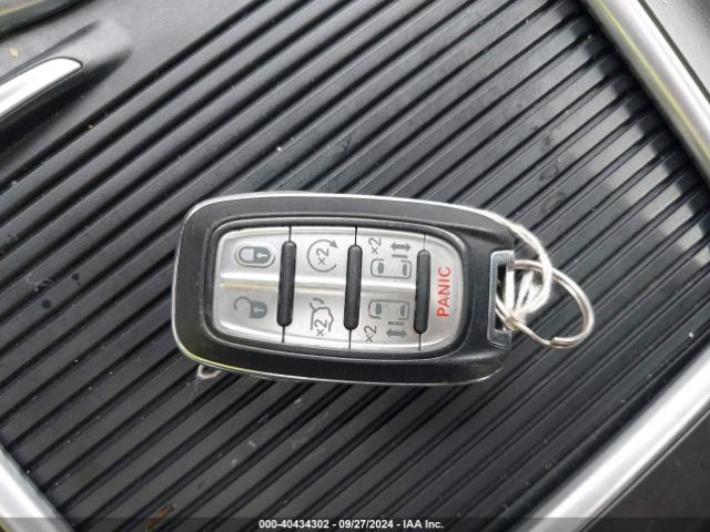 2C4RC1GG7JR186747 Chrysler Pacifica Limited