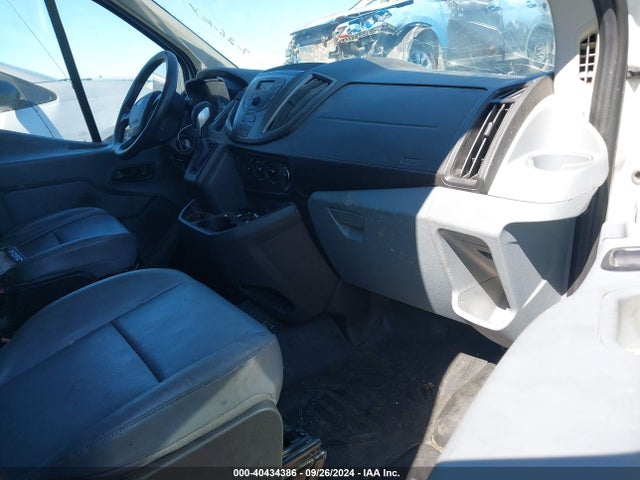 Ford Transit-150 2016 1FTYE1YM9GKB49006 Image 5