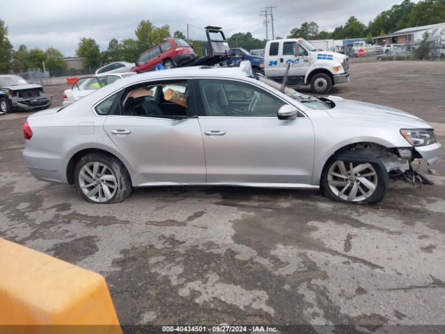 1VWBA7A37JC005295 Volkswagen Passat 2.0t Se
