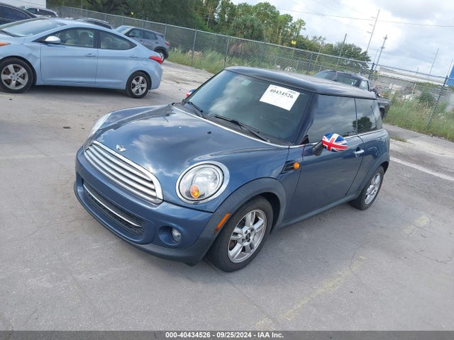 2011 MINI COOPER WMWSU3C54BT096672 Photo 1