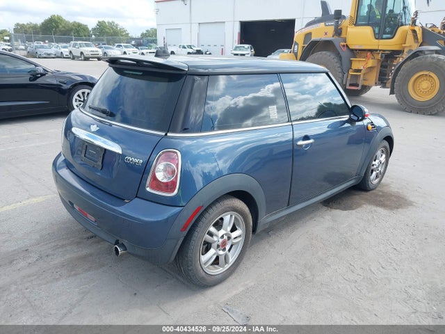 2011 MINI COOPER WMWSU3C54BT096672 Photo 3