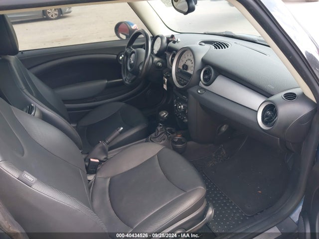 2011 MINI COOPER WMWSU3C54BT096672 Photo 4