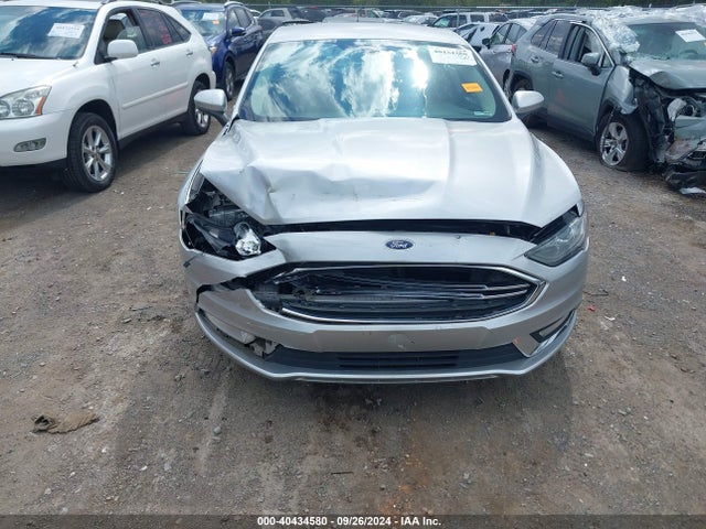 3FA6P0LUXHR300490 Ford Fusion Hybrid Se