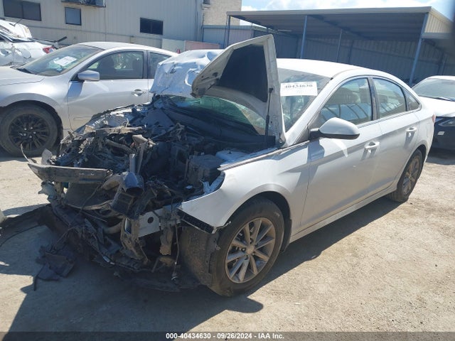 Hyundai SONATA SE 2019 5NPE24AF2KH801058 Image 2