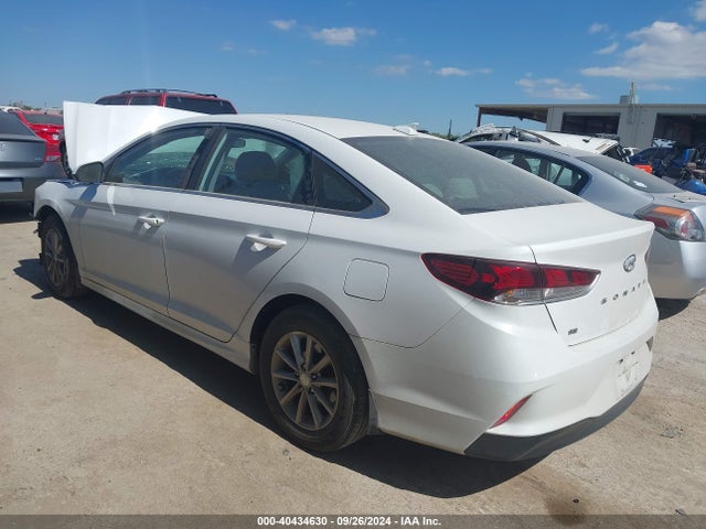 Hyundai SONATA SE 2019 5NPE24AF2KH801058 Image 3
