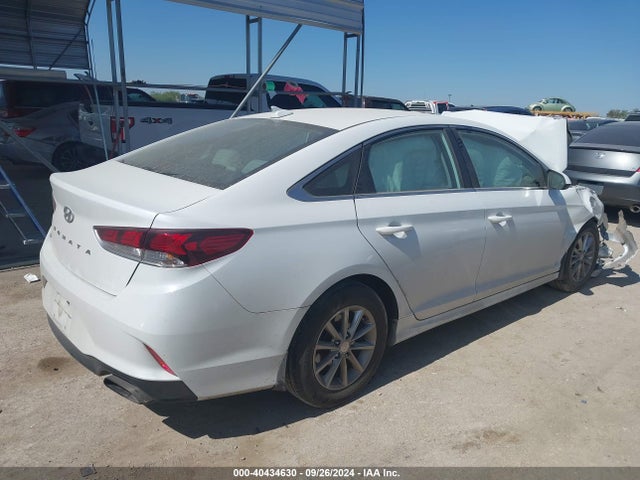 Hyundai SONATA SE 2019 5NPE24AF2KH801058 Image 4